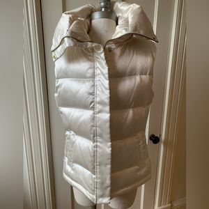 Gorgeous Talbots ivory puffer vest with optional high collar. Sz M petite.